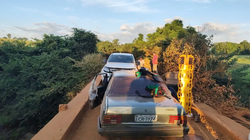 Batida frontal em ponte estreita na LMG-747 deixa quatro feridos em Coromandel – Paracatu News