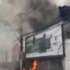 Trânsito fica lento após incêndio em terreno baldio em Manaus | G1