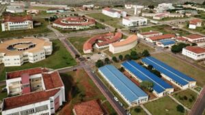 UFVJM abre edital com 24 vagas para professores e salário de R$ 13,2 mil em MG | Rádio Itatiaia