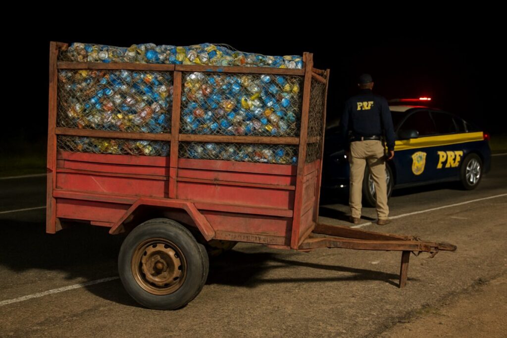 Homem é preso com carretinha adulterada na LMG-638 em Unaí