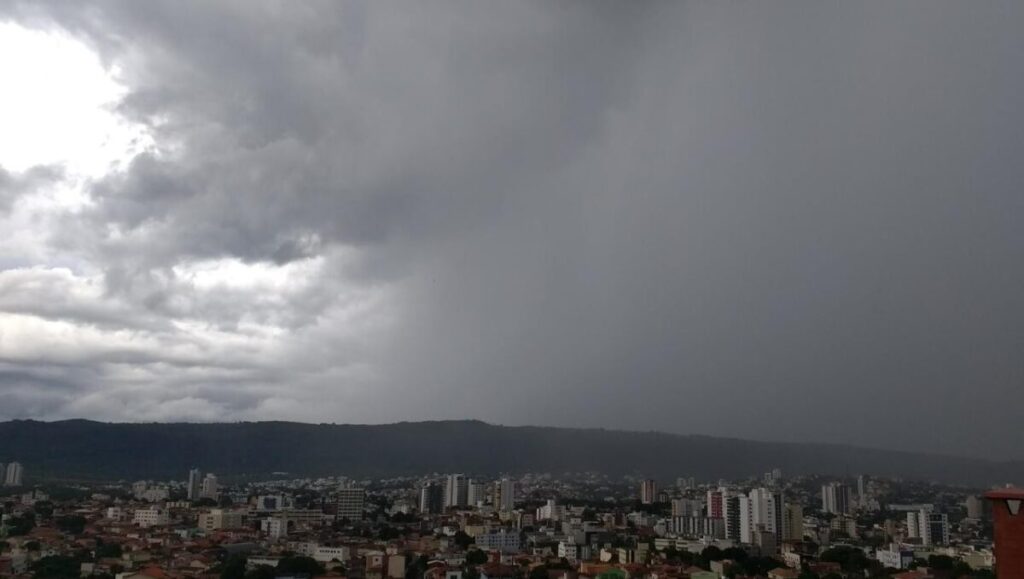 Inmet emite alerta de tempestade para Montes Claros, Curvelo e Unaí